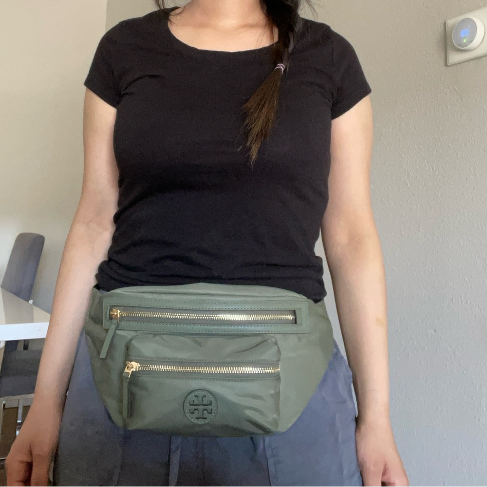 New✨authentic nylon belt bag (green) - Picture 12 of 15